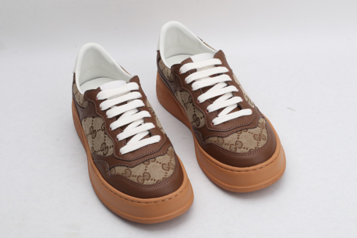 GC LOW-TOP SNEAKER