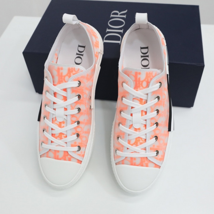 DR B23 OBLIQUE LOW TOP SNEAKER
