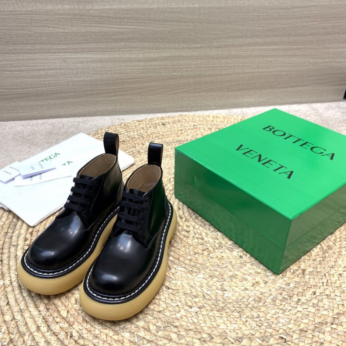 Bo*te*ga ve*ne*ta sneaker