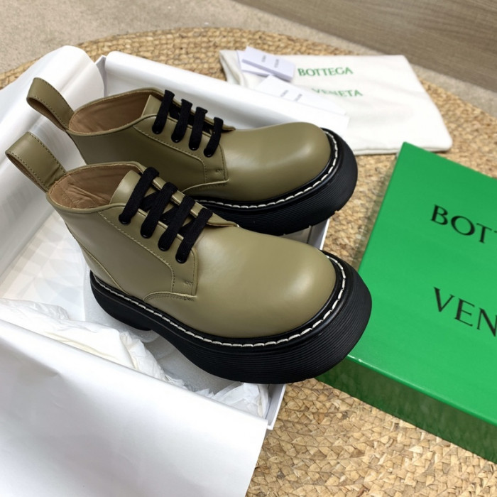 Bo*te*ga ve*ne*ta sneaker