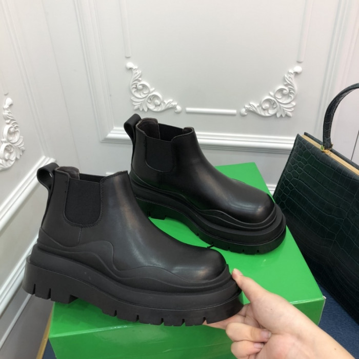 Bo*te*ga ve*ne*ta sneaker