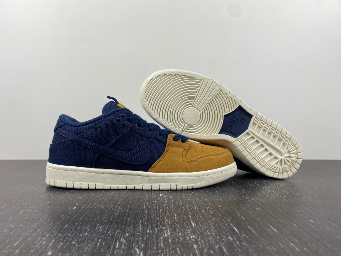 Nike DUNK LOW SB 
