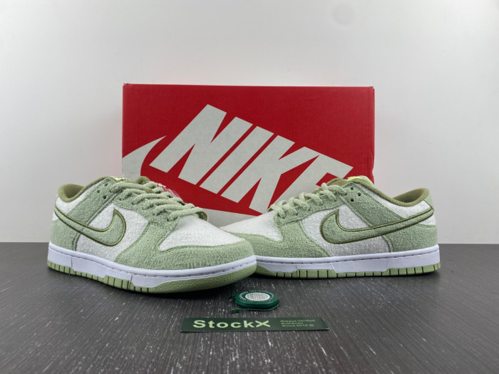 Nike WMNS DUNK LOW SE 