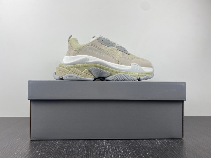 BL TRIPLE S TRAINERS 524039 W2FW4 9790