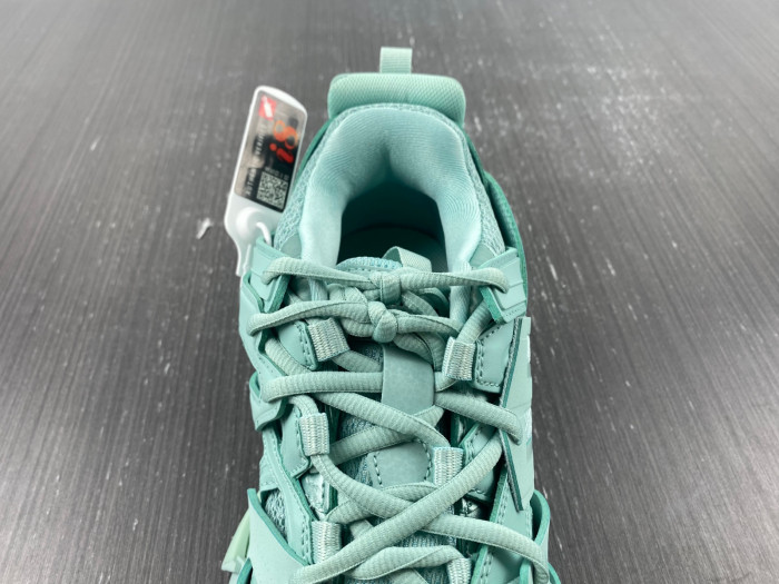 BL TRAINERS TRACK