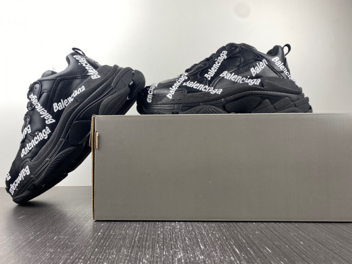 BL TRIPLE S TRAINERS