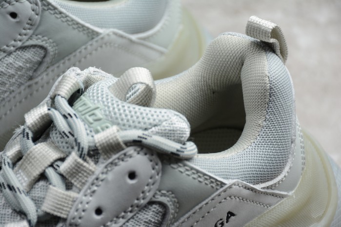 BL Triple S Trainer
