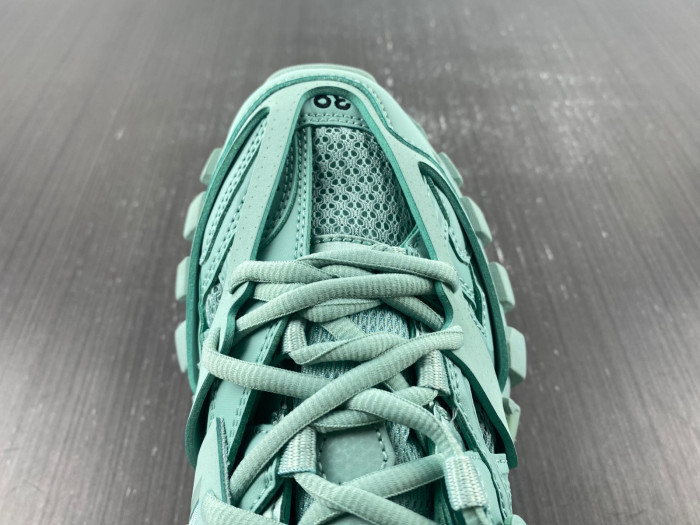 BL TRAINERS TRACK