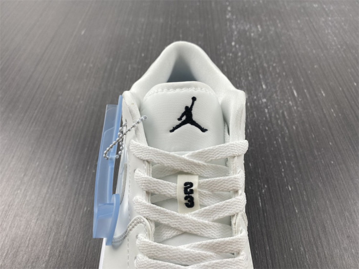 Air Jordan 1 Low DA8301-101