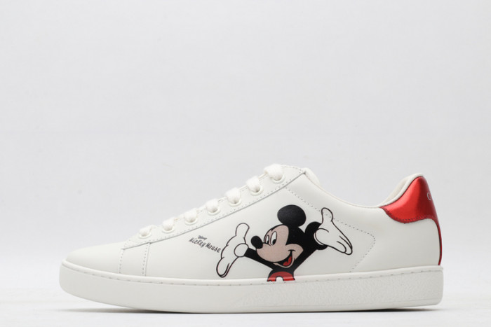 GC ACE EMBROIDERED LOW-TOP SNEAKER GC-18