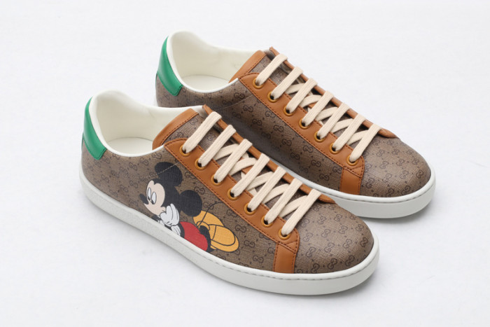 GC ACE EMBROIDERED LOW-TOP SNEAKER GC-19