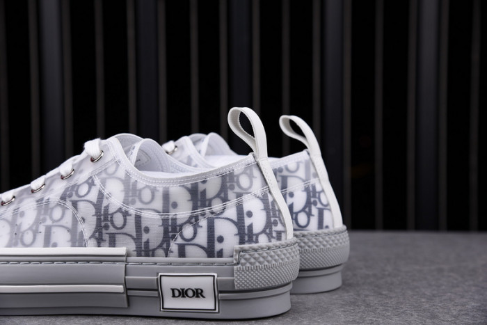 DR B23 OBLIQUE TOP SNEAKER
