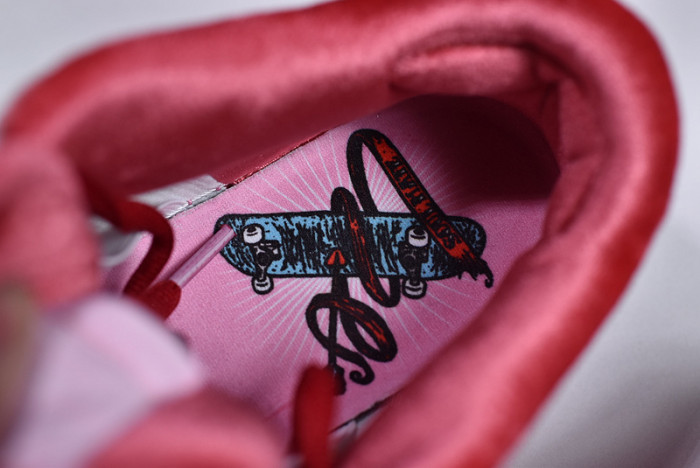 Nike SB Dunk Low StrangeLove Skateboards CT2552-800