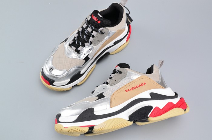 BL 17FW TRIPLE S 656686-W06G0-1001