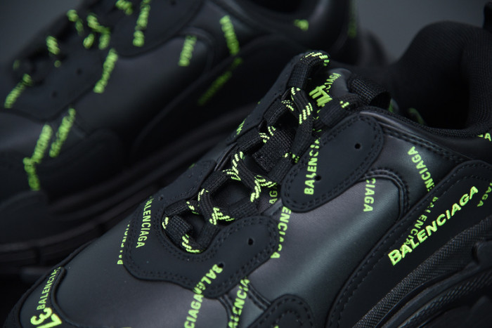 BL TRIPLE S TRAINERS