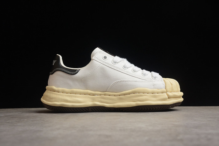 Maison Mihara Yasuhiro sneaker mmy-1