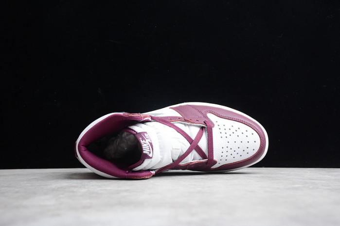 Jordan 1 Retro High OG Bordeaux - 555088-611