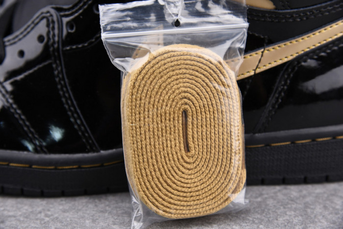 Jordan 1 Retro High Black Metallic Gold (2020) - 555088-032