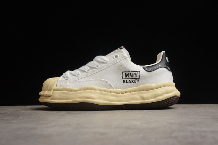 Maison Mihara Yasuhiro sneaker mmy-1