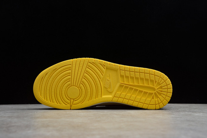 Air Jordan 1 Mid SE Fearless Maison Chateau CU2803-200