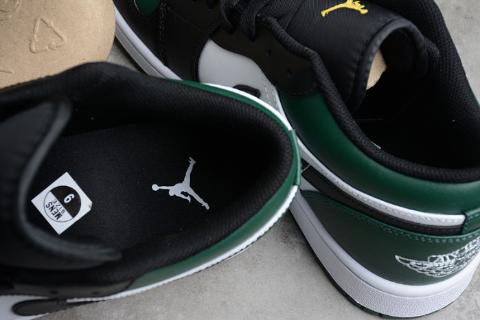 AIR JORDAN 1 LOW 