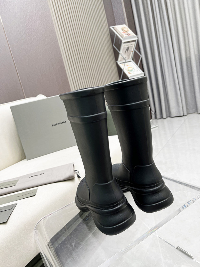 Ba*len*cia*ga x crocs chunky rubber boots