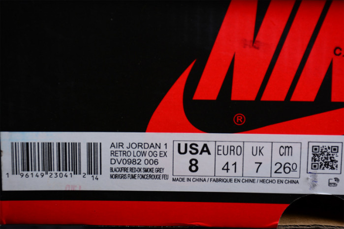 Air Jordan 1 Low "Dark Smoke Grev" DV0982-006-3
