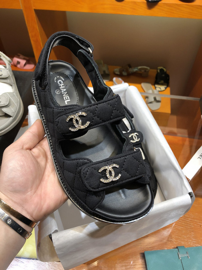 C*HANEL SLIDES C-01