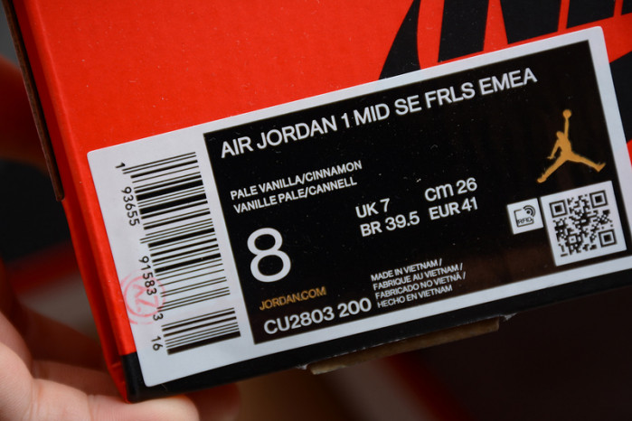 Air Jordan 1 Mid SE Fearless Maison Chateau CU2803-200