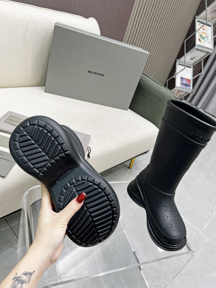 Ba*len*cia*ga x crocs chunky rubber boots