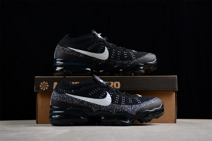 Nike AIR VAPORMAX 2023 FLYKNIT 