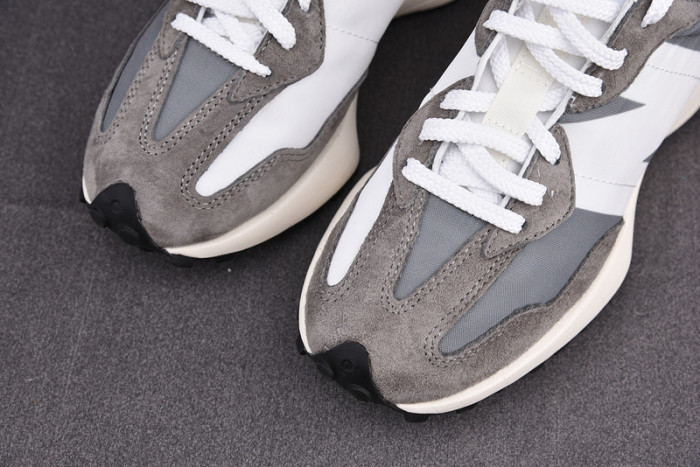 New Balance NB327G