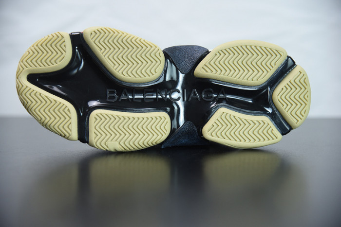 BC TRIPLE S TRAINER 