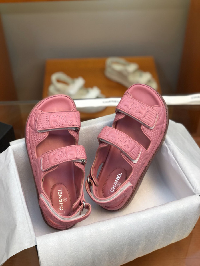 C*HANEL SLIDES C-19