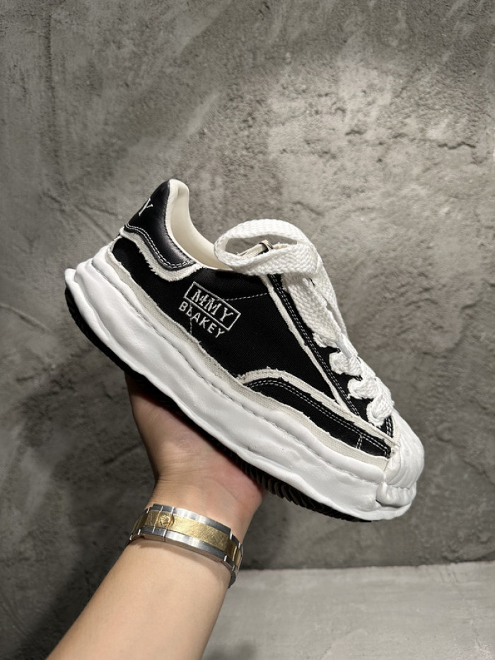 Maison Mihara Yasuhiro sneaker mmy-5
