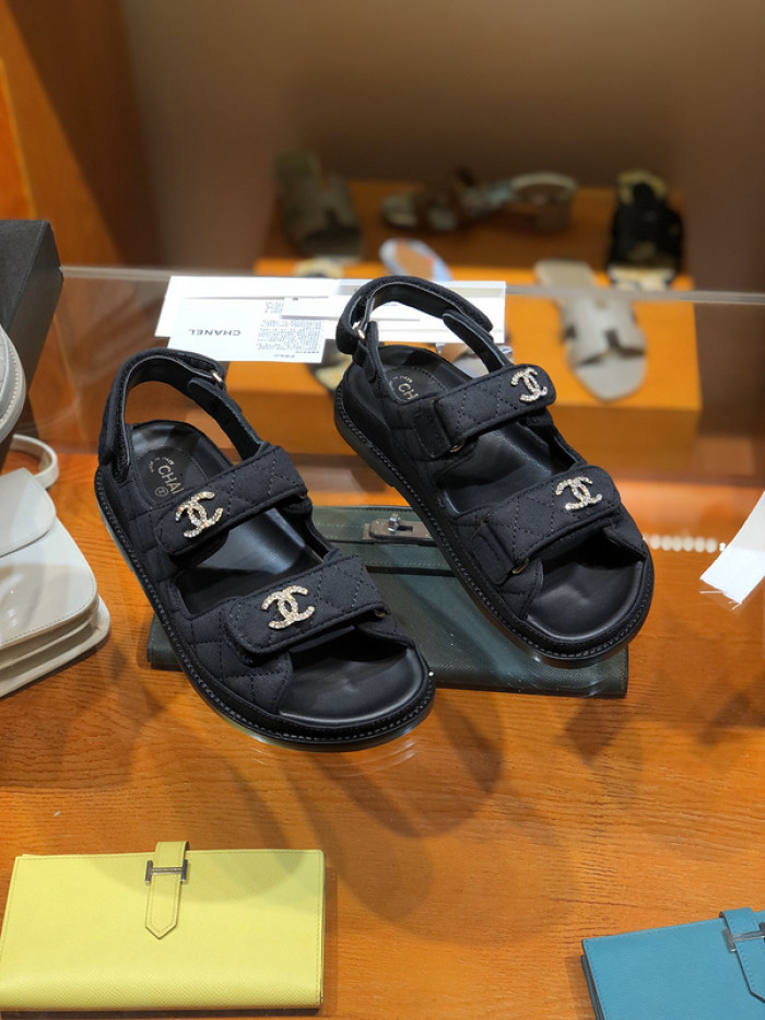C*HANEL SLIDES C-01