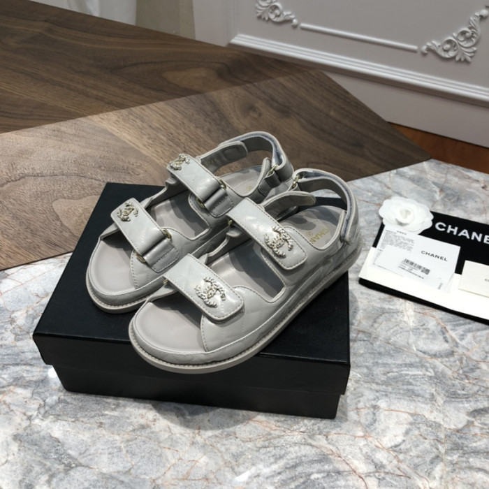 C*HANEL SLIDES C-05