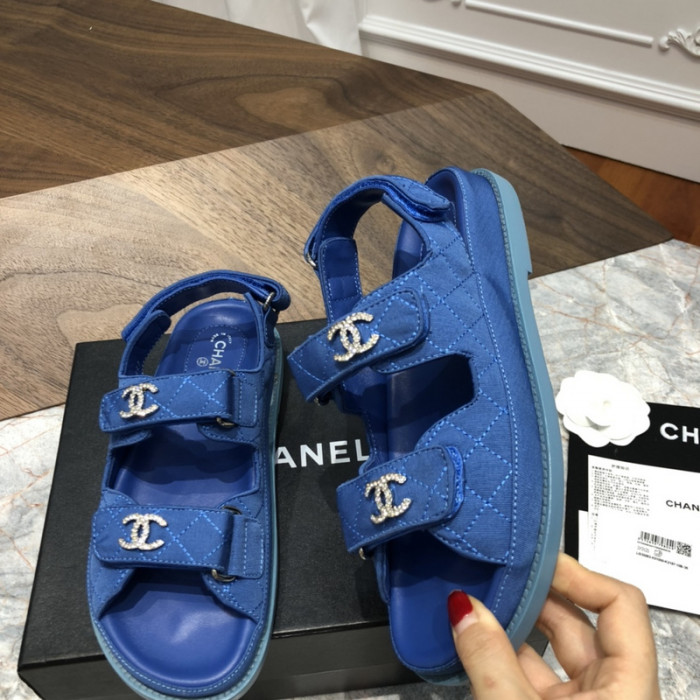 C*HANEL SLIDES C-07