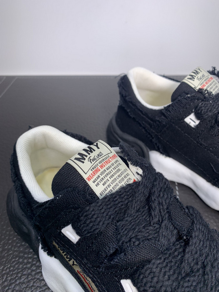 Maison Mihara Yasuhiro sneaker mmy-9