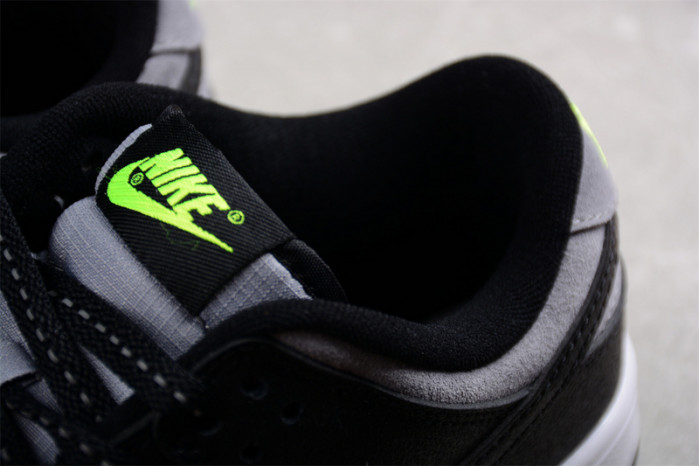 Nike Dunk Low Black Grey Green Strike FQ2205-001