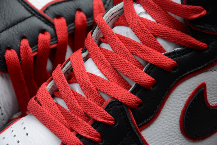 Jordan 1 Retro High Bloodline - 555088-062