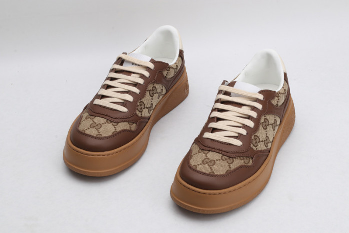 GC LOW-TOP SNEAKER
