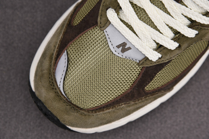 New Balance 2002RHN