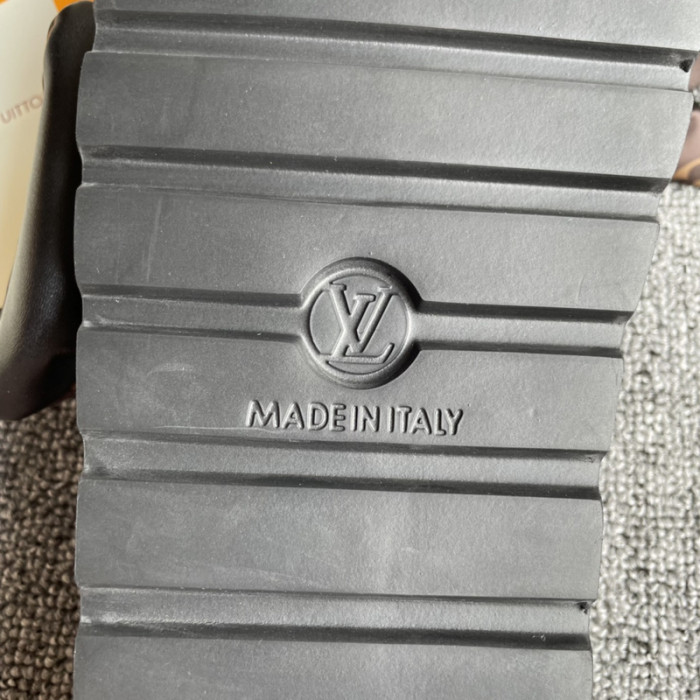 LVT SLIDE
