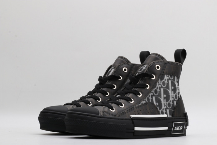 DR B23 OBLIQUE TOP SNEAKER