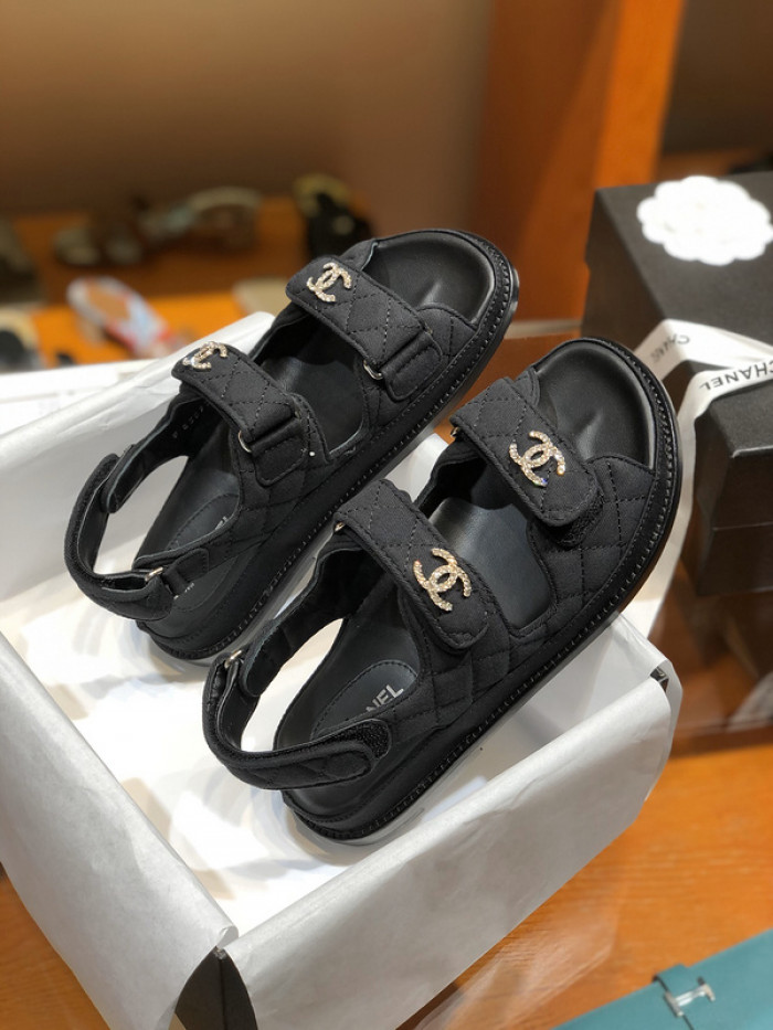 C*HANEL SLIDES C-01