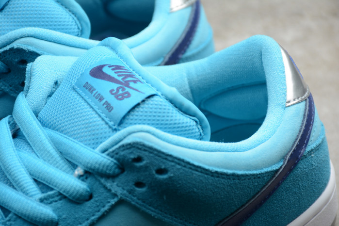 Nike DUNK LOW SB 