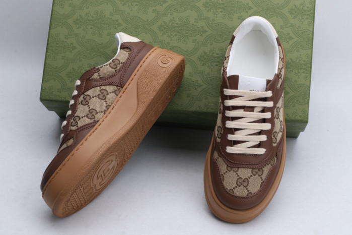 GC LOW-TOP SNEAKER