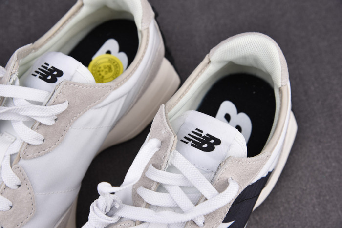 New Balance NB327E