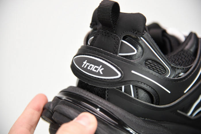 BL TRAINERS TRACK
